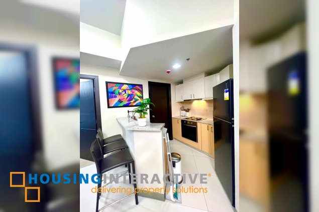 furnished 2br unit with balcony for lease in uptown parksuites