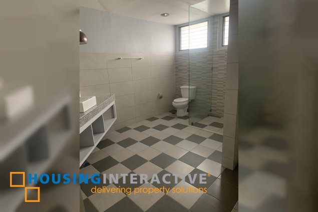 2-storey house for lease in valle verde 1