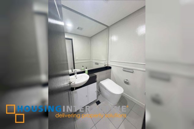 2br unit for sale in one serendra
