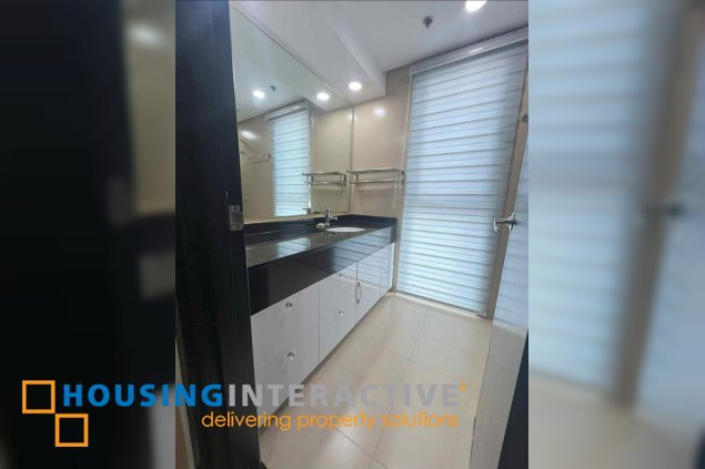 2br unit for sale in one serendra