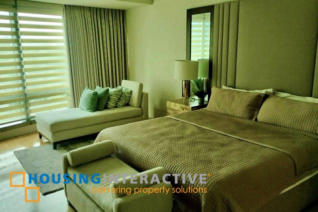 for lease: 3br in one mckinley bgc