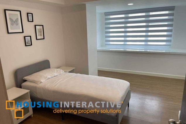 for rent: 3 bedroom unit in the veranda at arca south