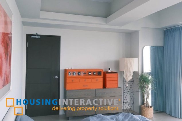 4br penthouse unit with parking for lease in uptown ritz residence