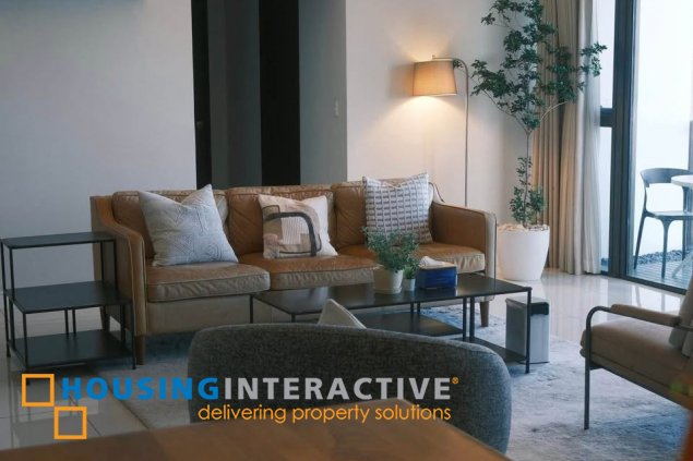 4br penthouse unit with parking for lease in uptown ritz residence