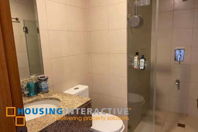 fully furnished 1br unit with balcony for rent in madison park west