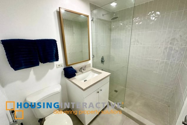 condominium for rent in one rockwell - east
