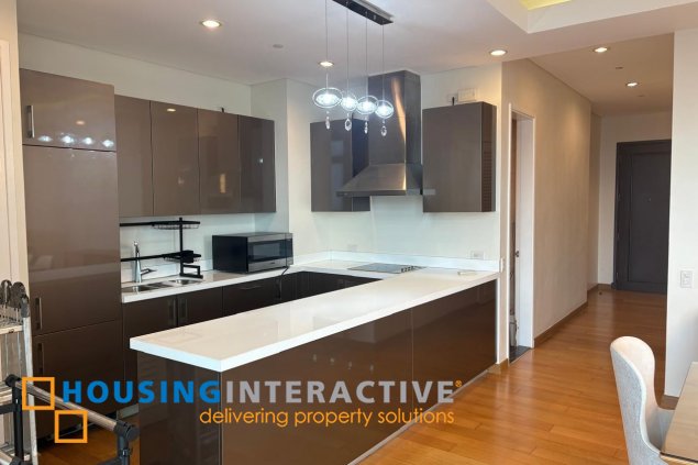 furnished 2br unit with parking for lease in trump tower