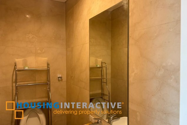 furnished 2br unit with parking for lease in trump tower