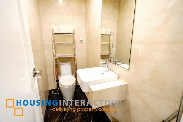 furnished 2br unit with parking for lease in trump tower