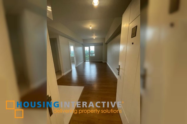 semi-furnished 1br unit with parking for rent/sale in the arton by rockwell