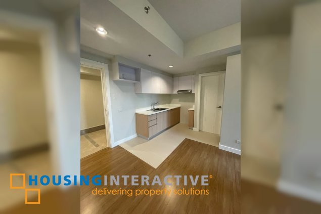 semi-furnished 1br unit with parking for rent/sale in the arton by rockwell