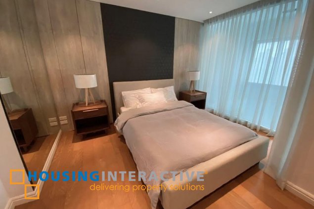 fully furnished 2br unit with parking for rent in one rockwell