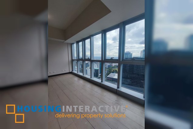 3br unit with parking for sale in uptown parksuites