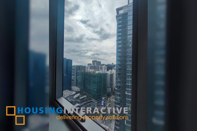 3br unit with parking for sale in uptown parksuites