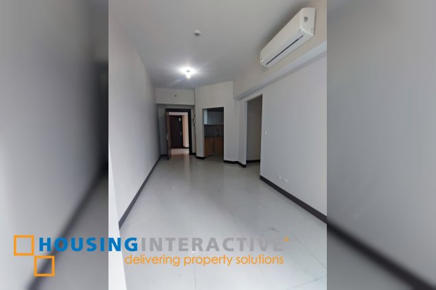 3br unit with parking for sale in uptown parksuites