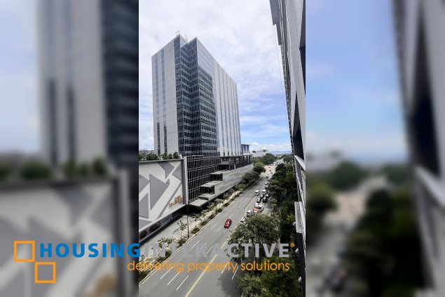 fully furnished 1br unit with parking for sale in one serendra