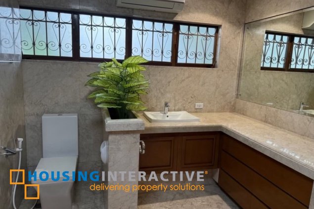2-storey house for rent in dasmarinas village