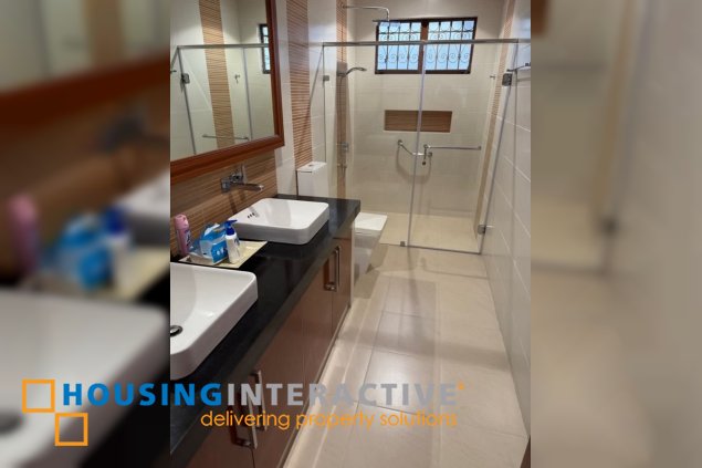 2-storey house for rent in dasmarinas village