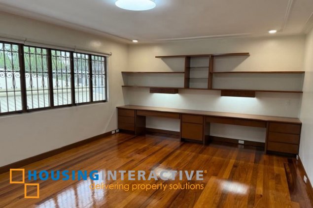 2-storey house for rent in dasmarinas village
