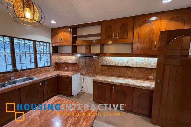 2-storey house for rent in dasmarinas village