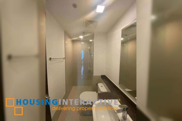 fully furnished 2br unit with parking for lease in west gallery place
