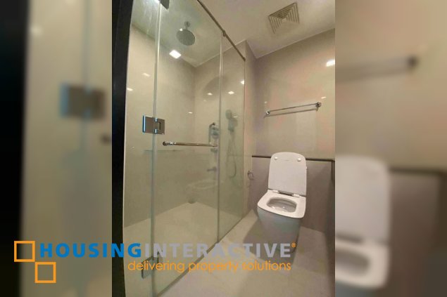 fully furnished 2br unit with parking for lease in west gallery place