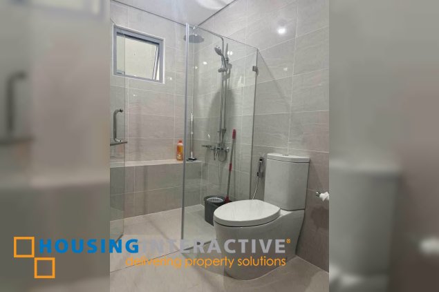 fully furnished 1br unit for lease in park triangle residences