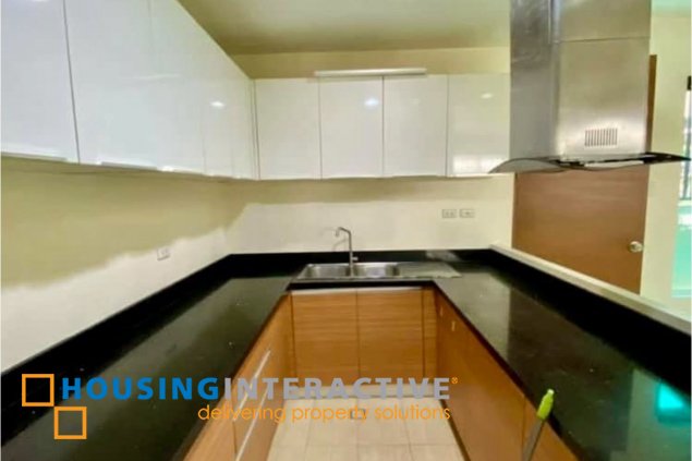 4br townhouse for lease in mahogany place 2, acacia estate