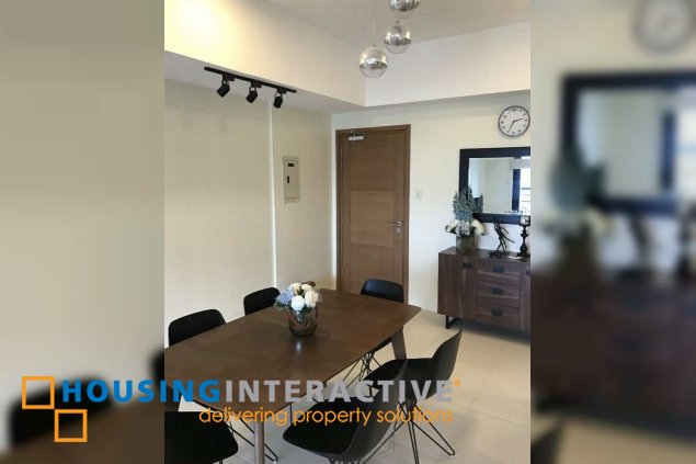 fully furnished 1br unit with parking for lease in icon plaza