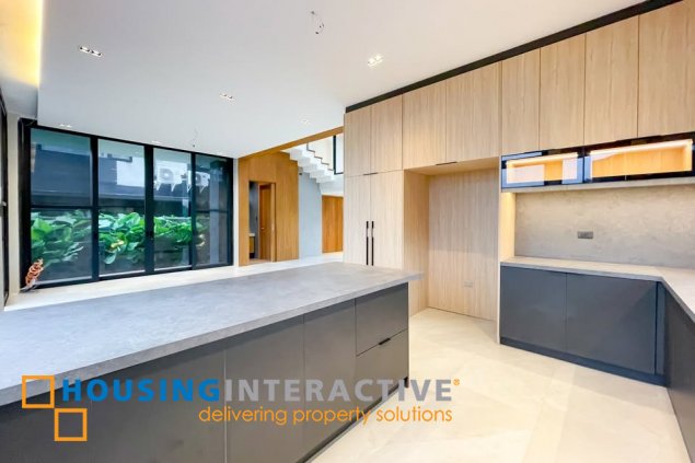 5br house and lot for sale in alabang west, las pinas
