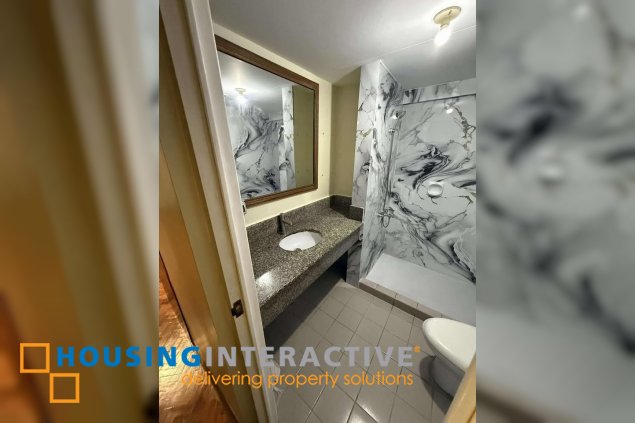 fully furnished 3br unit with parking for sale in acacia estates