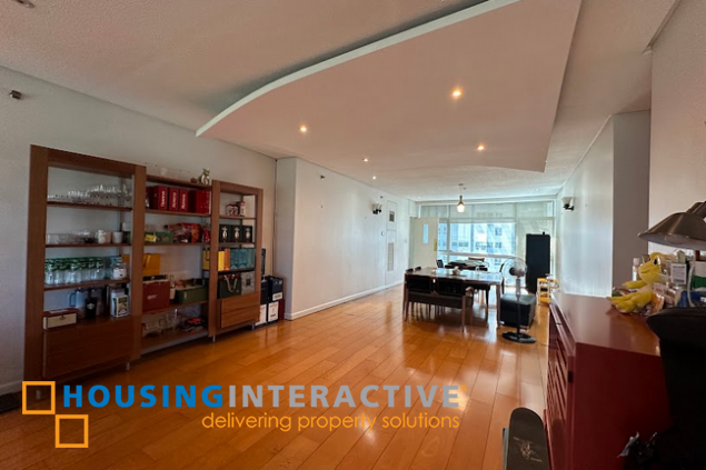 semi-furnished 3br unit for rent in pacific plaza towers