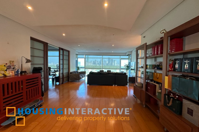 semi-furnished 3br unit for rent in pacific plaza towers
