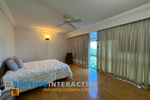 semi-furnished 3br unit for rent in pacific plaza towers