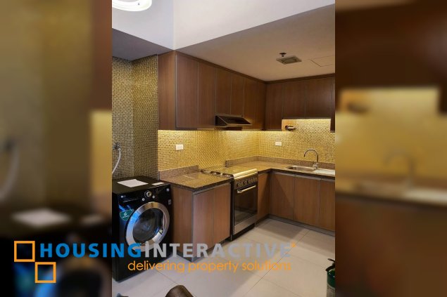 fully furnished 1br unit with parking for lease in st. francis shangri-la place