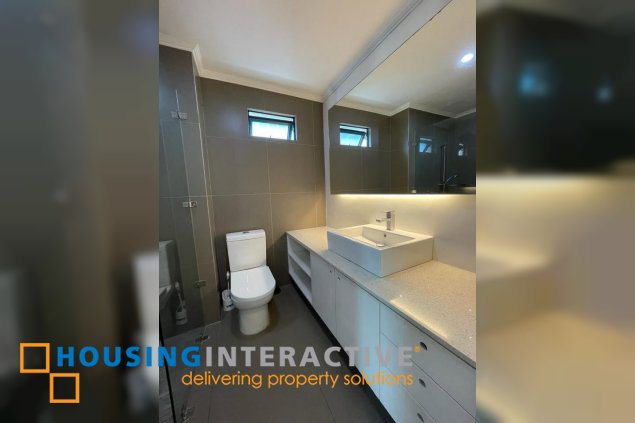 bare 3br unit with parking for lease in antel platinum tower