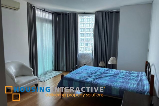 furnished 1br unit with balcony and parking for lease in park terraces