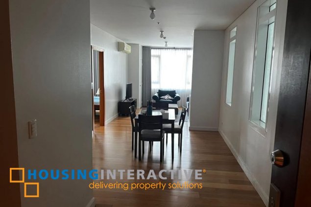 furnished 1br unit with balcony and parking for lease in park terraces