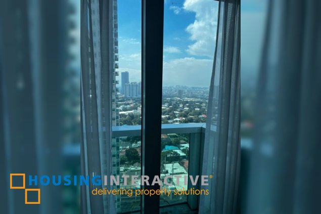 furnished 1br unit with balcony and parking for lease in park terraces