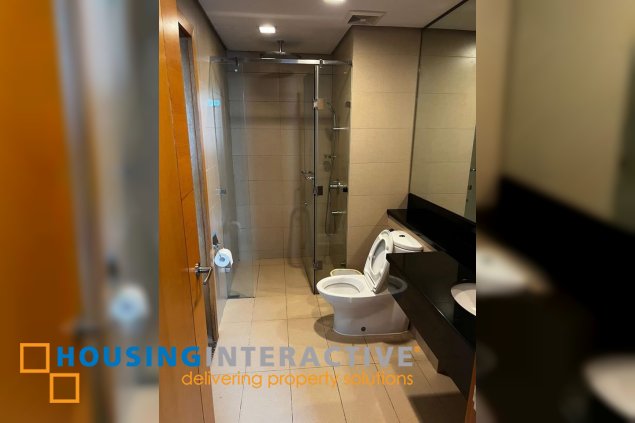 furnished 1br unit with balcony and parking for lease in park terraces