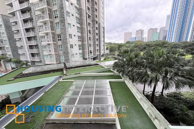 two serendra meranti tower - 1br unit condo for sale