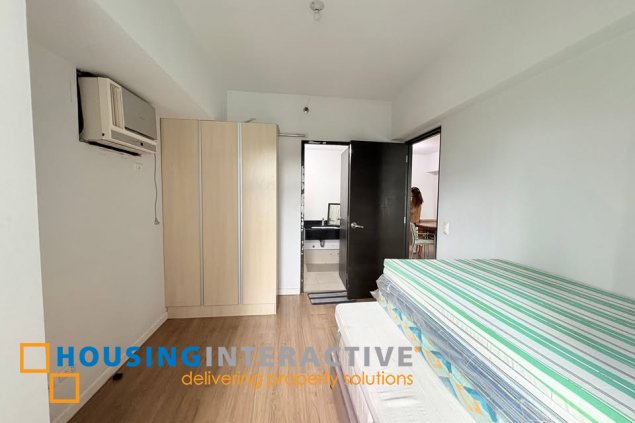 two serendra meranti tower - 1br unit condo for sale