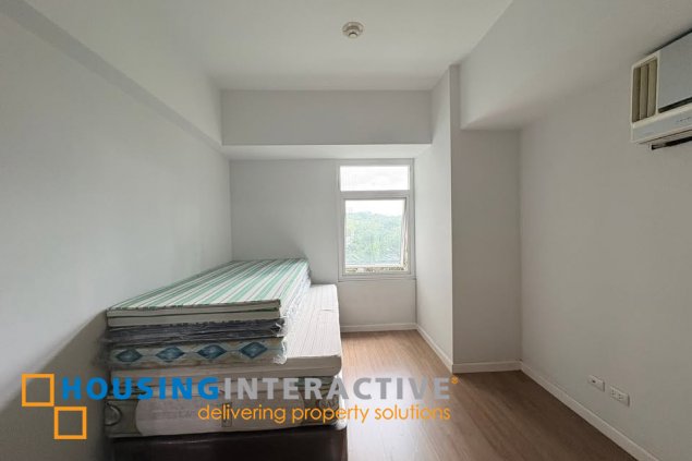 two serendra meranti tower - 1br unit condo for sale