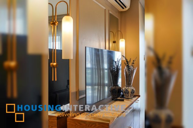 fully furnished 2br unit with parking for lease in proscenium residences