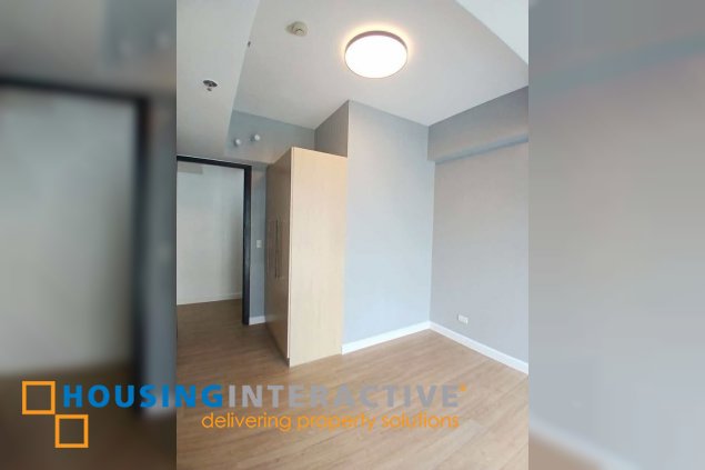 veranda at arca south 2br unit condo for sale