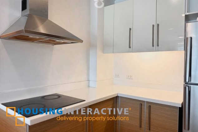 1br condo unit with parking for sale in park terraces
