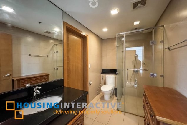 1br condo unit with parking for sale in park terraces