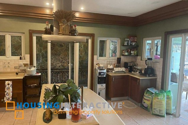 fs: beautiful duplex type mansion in valley golf subdivision