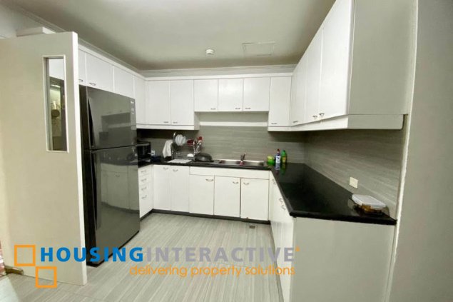 3br unit with parking for sale in easton place