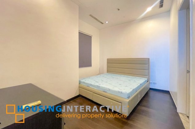 1br unit for sale in trump tower